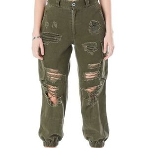 Highwasted distressed cargo pants